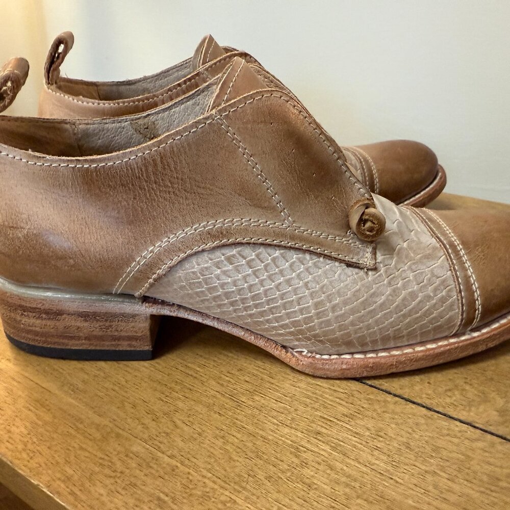 Freebird by Steven Tan and Cream Women's Shoes